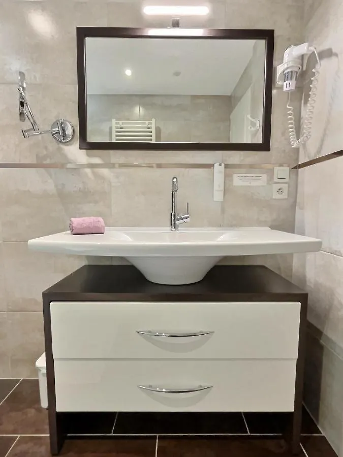 Les Platanes Hotel Gorrevod Guest house